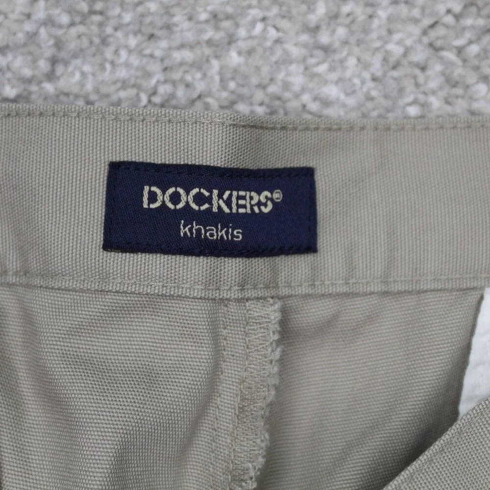 Dockers Chino Pants NWT Mens 38x30 Beige Pleated Stretch Waistband‎ Straight Leg
